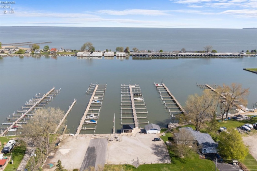 8175 North Shore Boulevard, Marblehead, 43440, 2 Bedrooms Bedrooms, ,2 BathroomsBathrooms,Residential,For Sale,North Shore,20261384