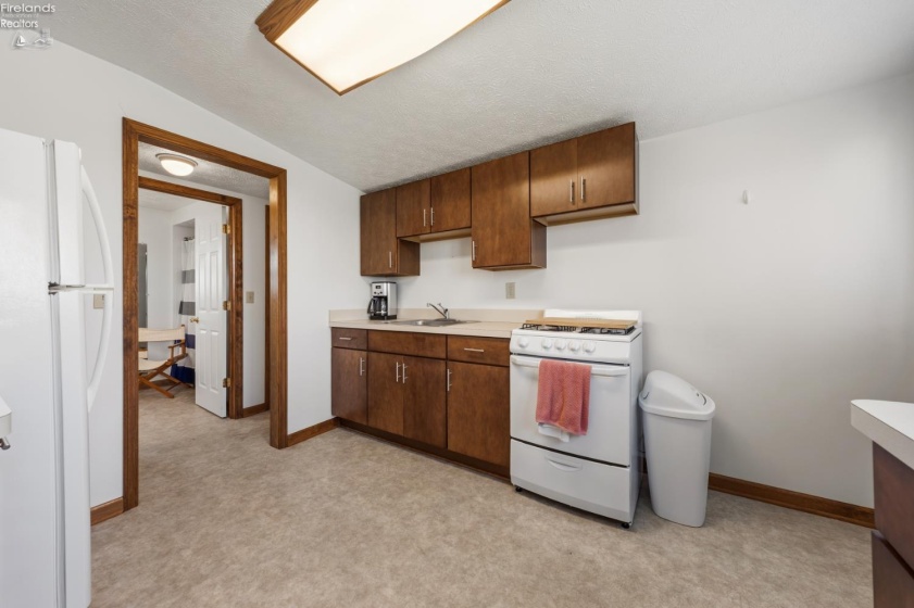 16 Oakwood Avenue, Huron, 44839, 3 Bedrooms Bedrooms, ,2 BathroomsBathrooms,Residential,For Sale,Oakwood,20261470