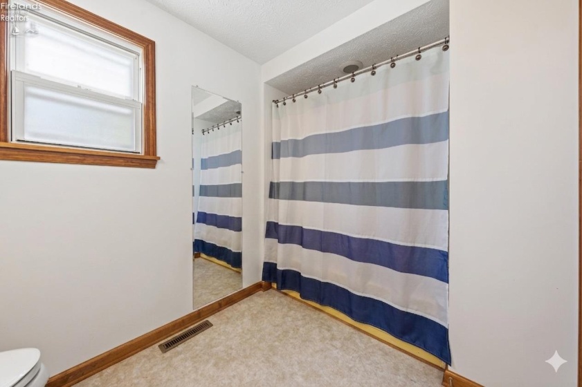 16 Oakwood Avenue, Huron, 44839, 3 Bedrooms Bedrooms, ,2 BathroomsBathrooms,Residential,For Sale,Oakwood,20261470