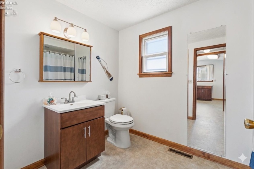 16 Oakwood Avenue, Huron, 44839, 3 Bedrooms Bedrooms, ,2 BathroomsBathrooms,Residential,For Sale,Oakwood,20261470