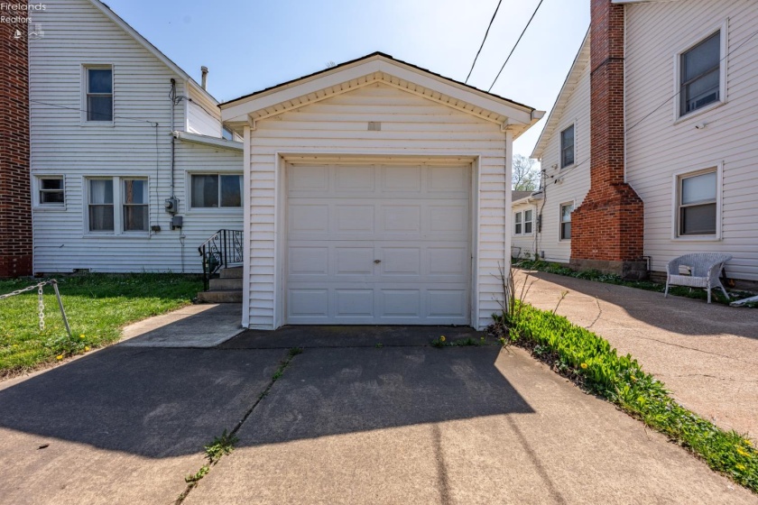 16 Oakwood Avenue, Huron, 44839, 3 Bedrooms Bedrooms, ,2 BathroomsBathrooms,Residential,For Sale,Oakwood,20261470