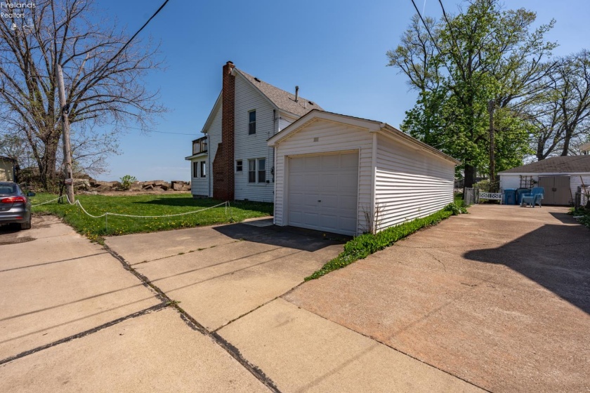 16 Oakwood Avenue, Huron, 44839, 3 Bedrooms Bedrooms, ,2 BathroomsBathrooms,Residential,For Sale,Oakwood,20261470