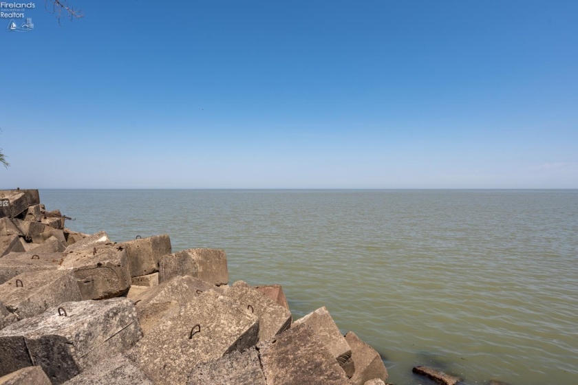 16 Oakwood Avenue, Huron, 44839, 3 Bedrooms Bedrooms, ,2 BathroomsBathrooms,Residential,For Sale,Oakwood,20261470