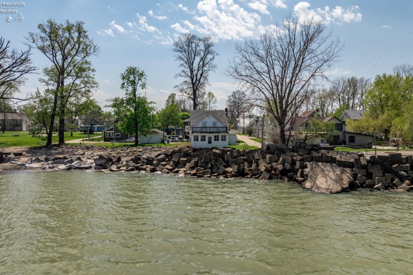 16 Oakwood Avenue, Huron, 44839, 3 Bedrooms Bedrooms, ,2 BathroomsBathrooms,Residential,For Sale,Oakwood,20261470