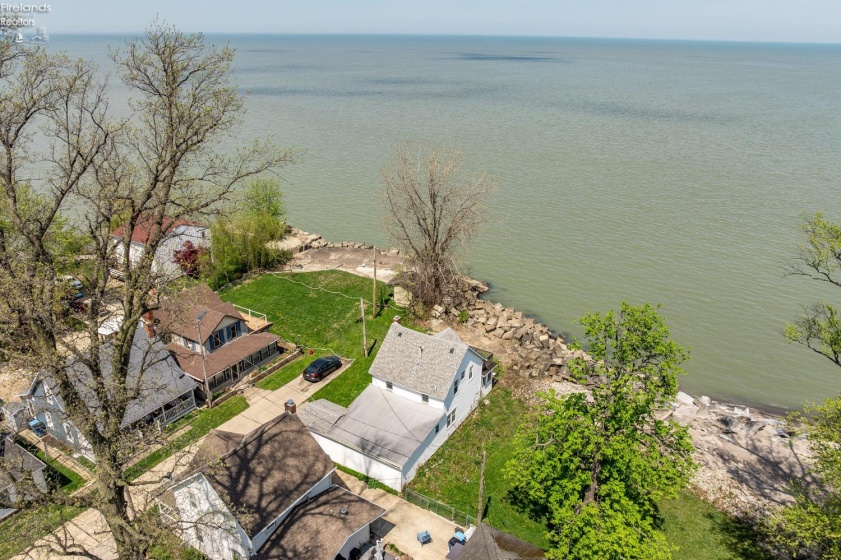 16 Oakwood Avenue, Huron, 44839, 3 Bedrooms Bedrooms, ,2 BathroomsBathrooms,Residential,For Sale,Oakwood,20261470