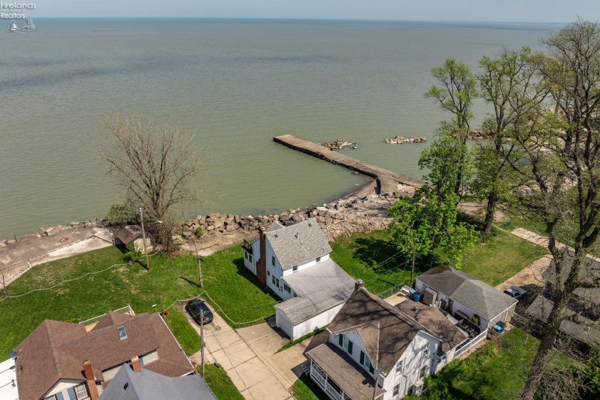 16 Oakwood Avenue, Huron, 44839, 3 Bedrooms Bedrooms, ,2 BathroomsBathrooms,Residential,For Sale,Oakwood,20261470