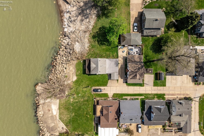 16 Oakwood Avenue, Huron, 44839, 3 Bedrooms Bedrooms, ,2 BathroomsBathrooms,Residential,For Sale,Oakwood,20261470