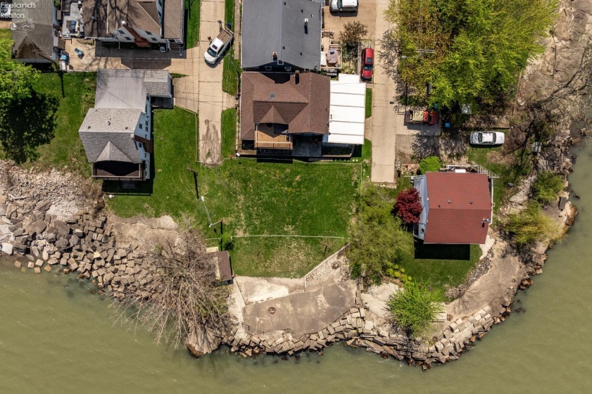 16 Oakwood Avenue, Huron, 44839, 3 Bedrooms Bedrooms, ,2 BathroomsBathrooms,Residential,For Sale,Oakwood,20261470