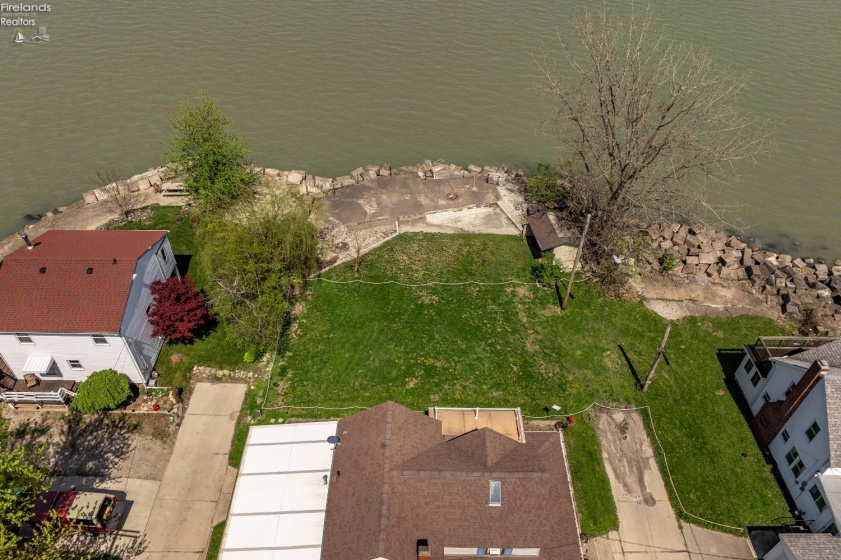 16 Oakwood Avenue, Huron, 44839, 3 Bedrooms Bedrooms, ,2 BathroomsBathrooms,Residential,For Sale,Oakwood,20261470