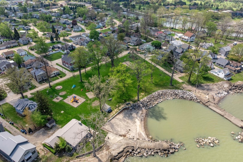 16 Oakwood Avenue, Huron, 44839, 3 Bedrooms Bedrooms, ,2 BathroomsBathrooms,Residential,For Sale,Oakwood,20261470