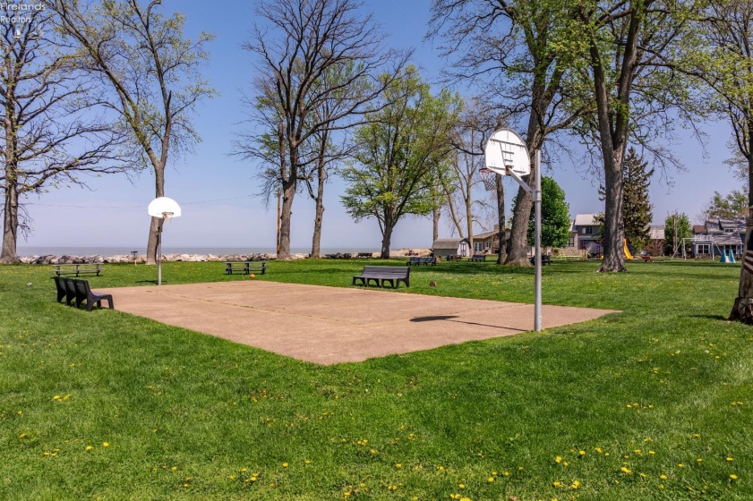 16 Oakwood Avenue, Huron, 44839, 3 Bedrooms Bedrooms, ,2 BathroomsBathrooms,Residential,For Sale,Oakwood,20261470