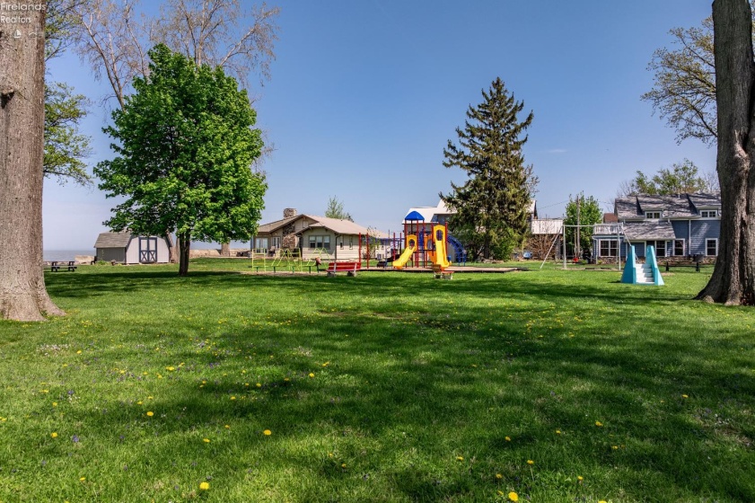 16 Oakwood Avenue, Huron, 44839, 3 Bedrooms Bedrooms, ,2 BathroomsBathrooms,Residential,For Sale,Oakwood,20261470