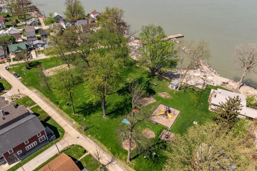 16 Oakwood Avenue, Huron, 44839, 3 Bedrooms Bedrooms, ,2 BathroomsBathrooms,Residential,For Sale,Oakwood,20261470