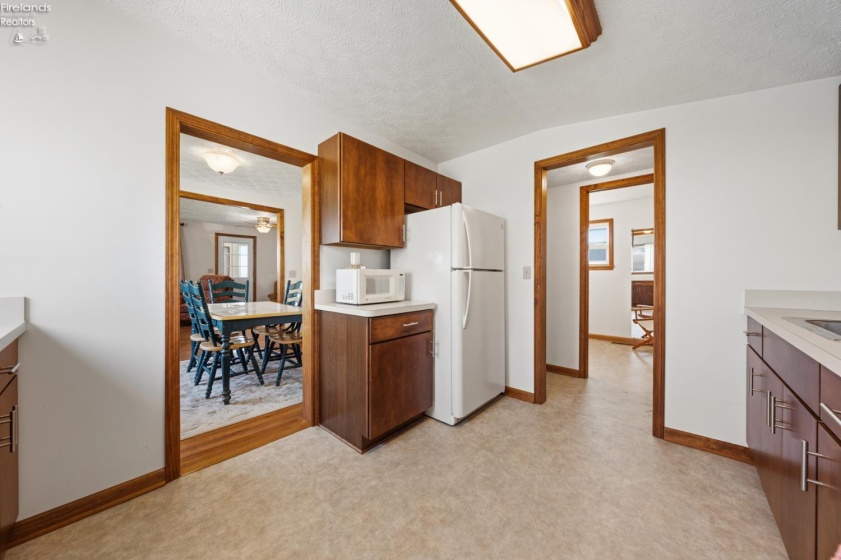 16 Oakwood Avenue, Huron, 44839, 3 Bedrooms Bedrooms, ,2 BathroomsBathrooms,Residential,For Sale,Oakwood,20261470