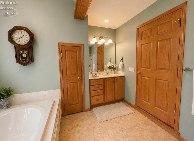 1541 Anchor, Port Clinton, 43452, 4 Bedrooms Bedrooms, ,4 BathroomsBathrooms,Residential,For Sale,Anchor,20261464