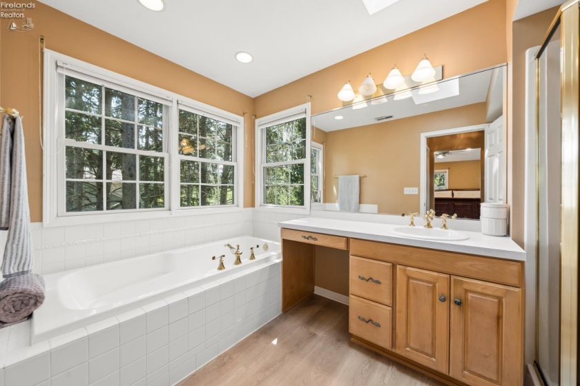 4518 Island Pines Drive, Port Clinton, 43452, 3 Bedrooms Bedrooms, ,3 BathroomsBathrooms,Residential,For Sale,Island Pines,20261471