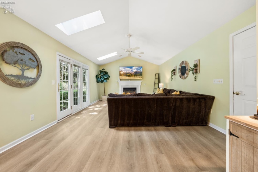 4518 Island Pines Drive, Port Clinton, 43452, 3 Bedrooms Bedrooms, ,3 BathroomsBathrooms,Residential,For Sale,Island Pines,20261471