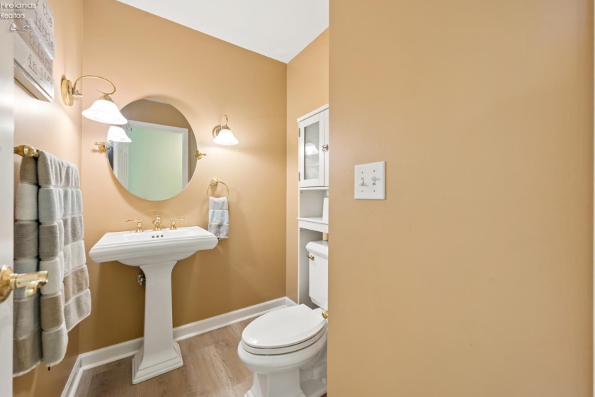 4518 Island Pines Drive, Port Clinton, 43452, 3 Bedrooms Bedrooms, ,3 BathroomsBathrooms,Residential,For Sale,Island Pines,20261471