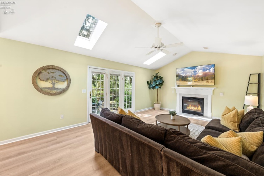 4518 Island Pines Drive, Port Clinton, 43452, 3 Bedrooms Bedrooms, ,3 BathroomsBathrooms,Residential,For Sale,Island Pines,20261471