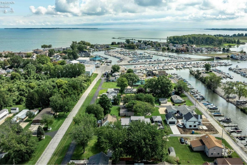 2970 Swift Drive, Port Clinton, 43452, 3 Bedrooms Bedrooms, ,3 BathroomsBathrooms,Residential,For Sale,Swift,20261479