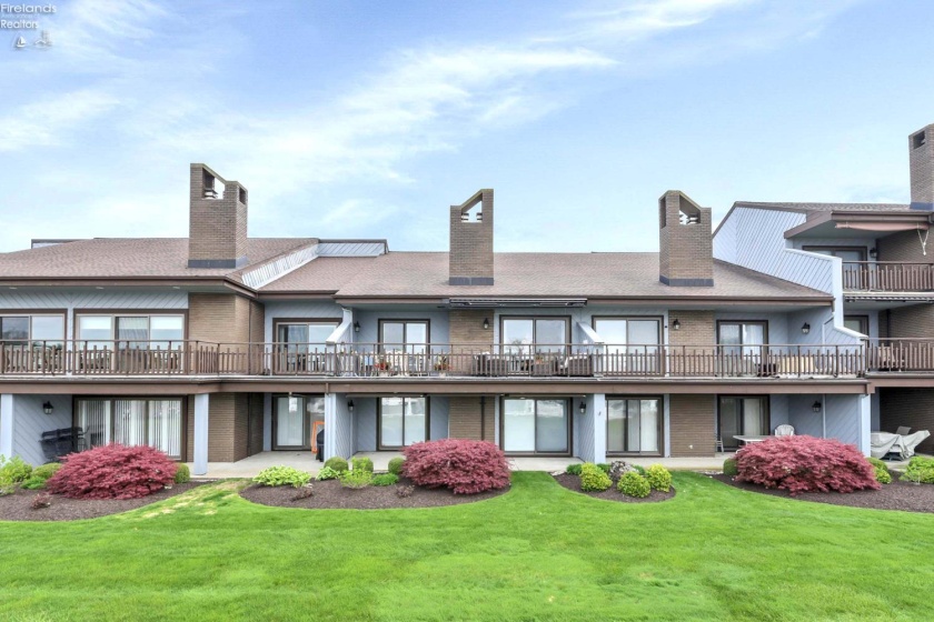 3094 Marina View Drive, Port Clinton, 43452, 2 Bedrooms Bedrooms, ,2 BathroomsBathrooms,Residential,For Sale,Marina View,20261426