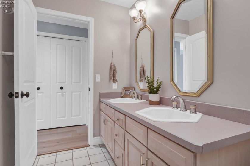 3094 Marina View Drive, Port Clinton, 43452, 2 Bedrooms Bedrooms, ,2 BathroomsBathrooms,Residential,For Sale,Marina View,20261426