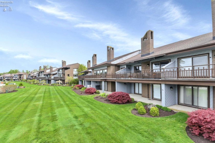 3094 Marina View Drive, Port Clinton, 43452, 2 Bedrooms Bedrooms, ,2 BathroomsBathrooms,Residential,For Sale,Marina View,20261426