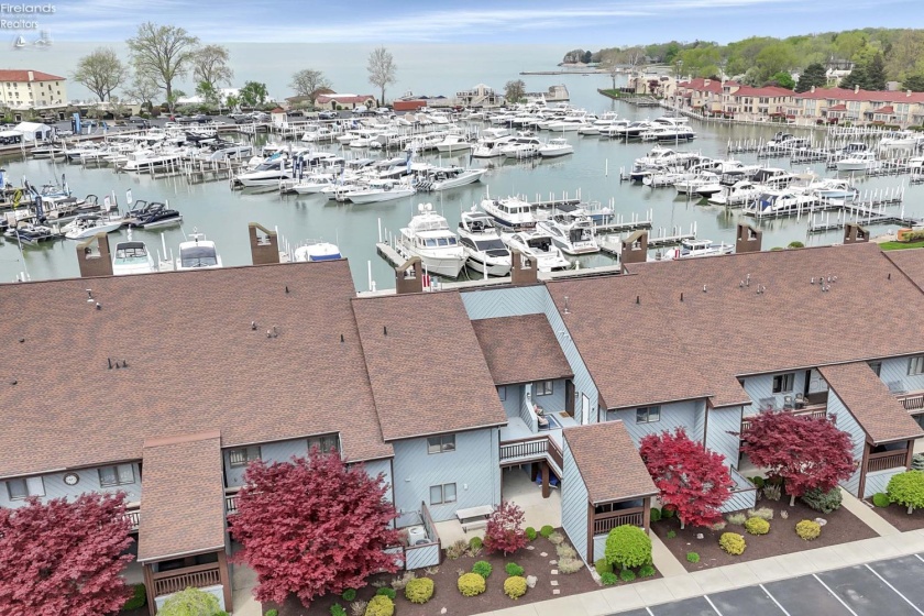 3094 Marina View Drive, Port Clinton, 43452, 2 Bedrooms Bedrooms, ,2 BathroomsBathrooms,Residential,For Sale,Marina View,20261426