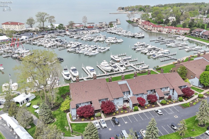 3094 Marina View Drive, Port Clinton, 43452, 2 Bedrooms Bedrooms, ,2 BathroomsBathrooms,Residential,For Sale,Marina View,20261426