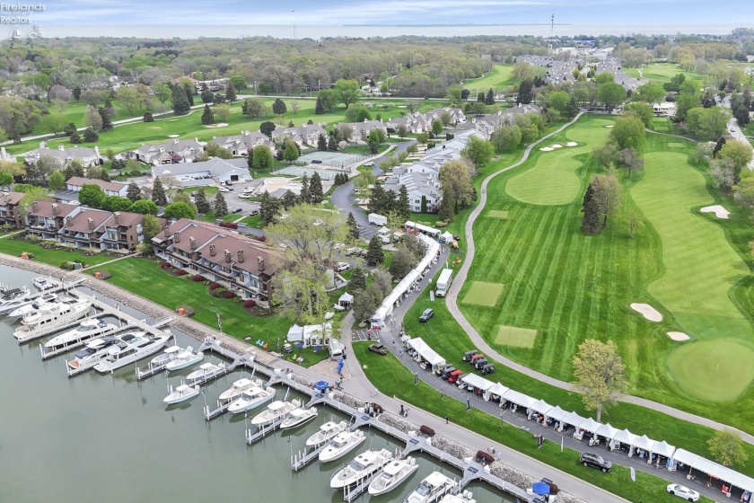 3094 Marina View Drive, Port Clinton, 43452, 2 Bedrooms Bedrooms, ,2 BathroomsBathrooms,Residential,For Sale,Marina View,20261426