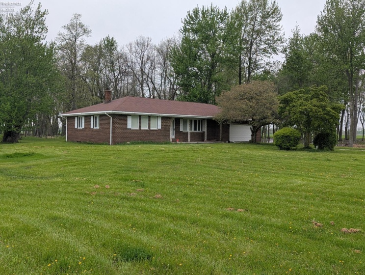 1614 County Road 238, Fremont, 43420, ,2 BathroomsBathrooms,Residential,For Sale,County Road 238,20261480