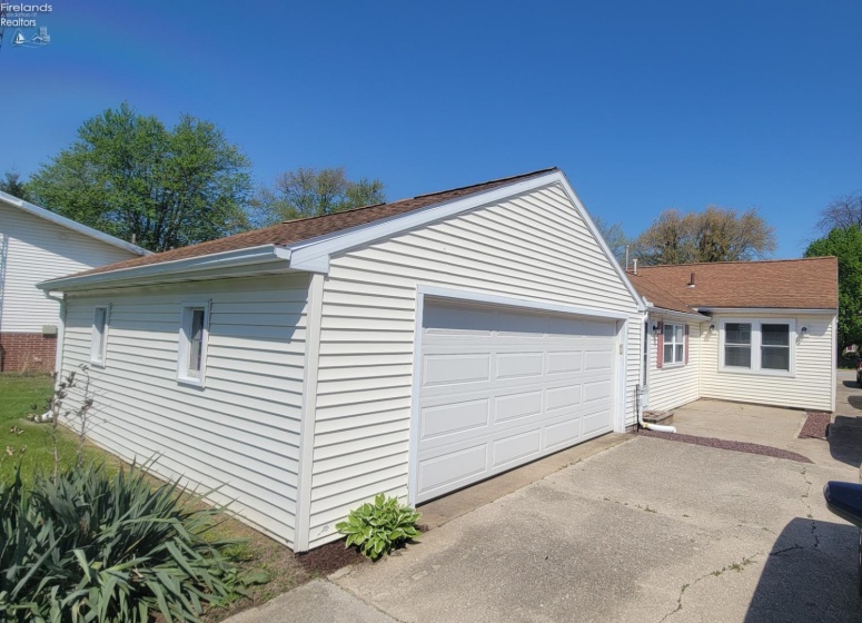 130 Vine Street, Clyde, 43410, 3 Bedrooms Bedrooms, ,1 BathroomBathrooms,Residential,For Sale,Vine,20261459