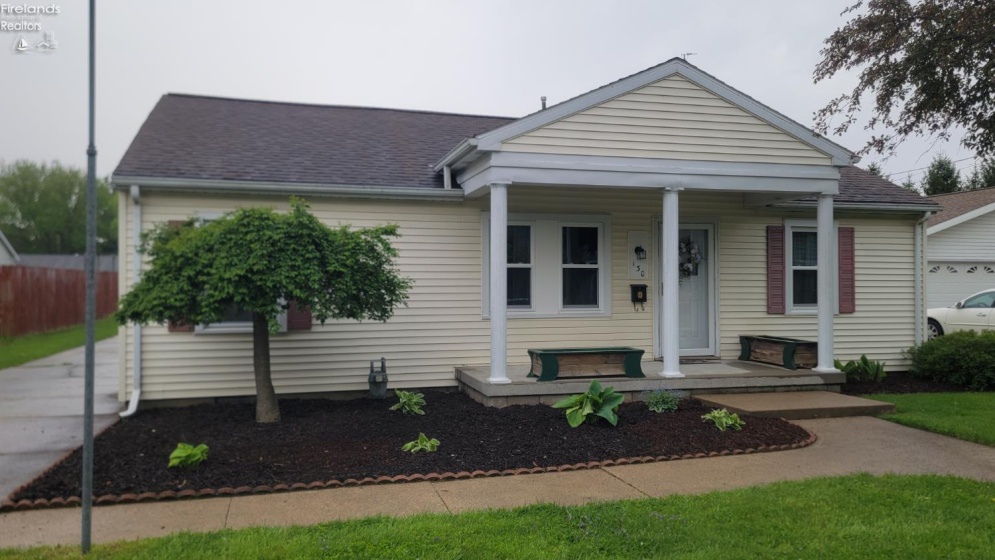 130 Vine Street, Clyde, 43410, 3 Bedrooms Bedrooms, ,1 BathroomBathrooms,Residential,For Sale,Vine,20261459