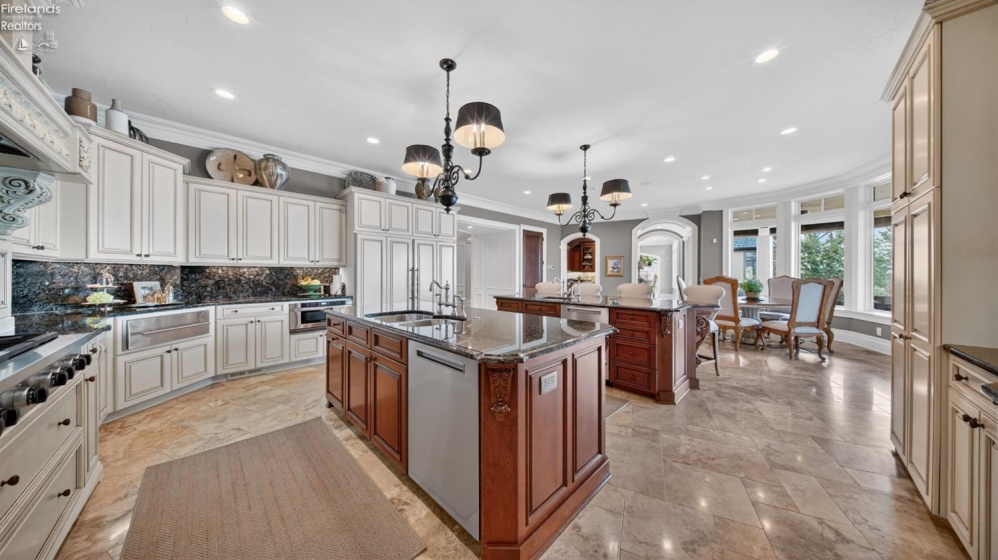 13717 Lake, Vermilion, 44089, 5 Bedrooms Bedrooms, ,9 BathroomsBathrooms,Residential,For Sale,Lake,20261489