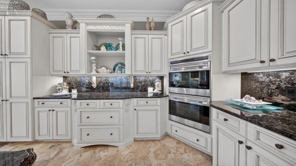 13717 Lake, Vermilion, 44089, 5 Bedrooms Bedrooms, ,9 BathroomsBathrooms,Residential,For Sale,Lake,20261489