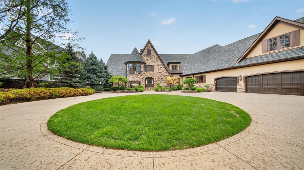 13717 Lake, Vermilion, 44089, 5 Bedrooms Bedrooms, ,9 BathroomsBathrooms,Residential,For Sale,Lake,20261489