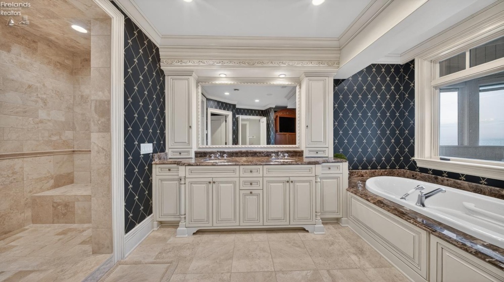 13717 Lake, Vermilion, 44089, 5 Bedrooms Bedrooms, ,9 BathroomsBathrooms,Residential,For Sale,Lake,20261489