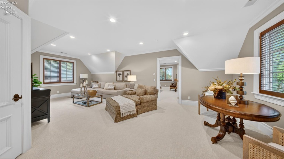 13717 Lake, Vermilion, 44089, 5 Bedrooms Bedrooms, ,9 BathroomsBathrooms,Residential,For Sale,Lake,20261489