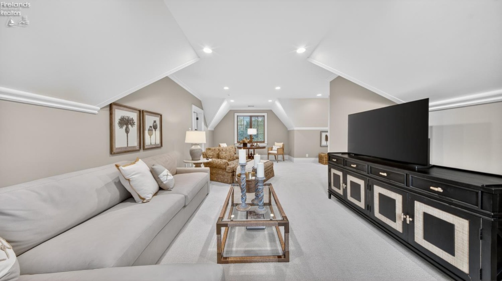 13717 Lake, Vermilion, 44089, 5 Bedrooms Bedrooms, ,9 BathroomsBathrooms,Residential,For Sale,Lake,20261489