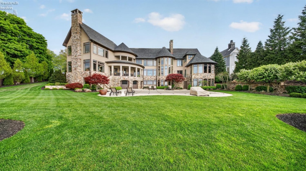 13717 Lake, Vermilion, 44089, 5 Bedrooms Bedrooms, ,9 BathroomsBathrooms,Residential,For Sale,Lake,20261489