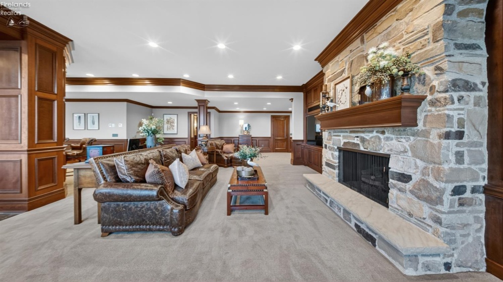 13717 Lake, Vermilion, 44089, 5 Bedrooms Bedrooms, ,9 BathroomsBathrooms,Residential,For Sale,Lake,20261489