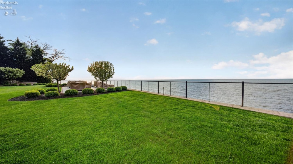 13717 Lake, Vermilion, 44089, 5 Bedrooms Bedrooms, ,9 BathroomsBathrooms,Residential,For Sale,Lake,20261489