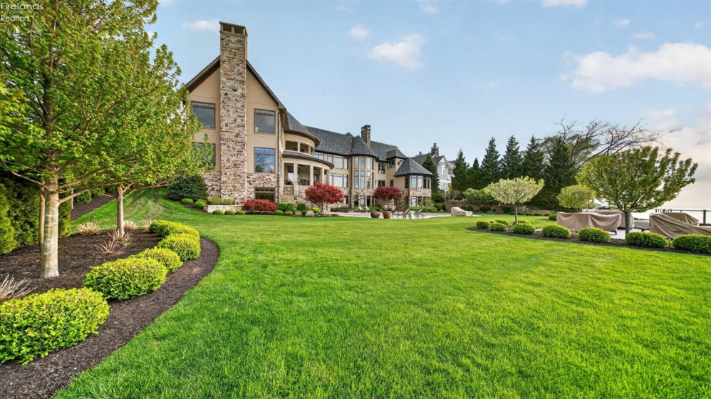 13717 Lake, Vermilion, 44089, 5 Bedrooms Bedrooms, ,9 BathroomsBathrooms,Residential,For Sale,Lake,20261489