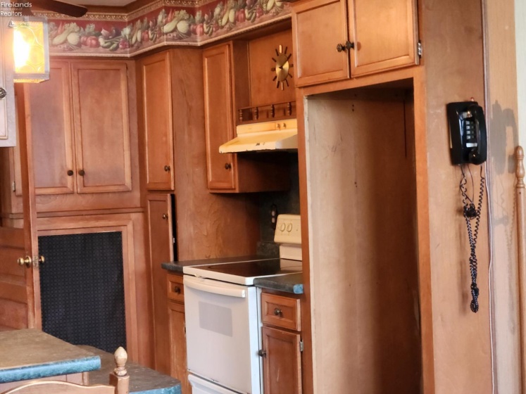 285 Southwest Street, Bellevue, 44811, 3 Bedrooms Bedrooms, ,2 BathroomsBathrooms,Residential,For Sale,Southwest,20261467