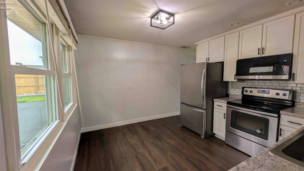 3816 Hoffman Drive, Sandusky, 44870, 3 Bedrooms Bedrooms, ,1 BathroomBathrooms,Residential,For Sale,Hoffman,20261472