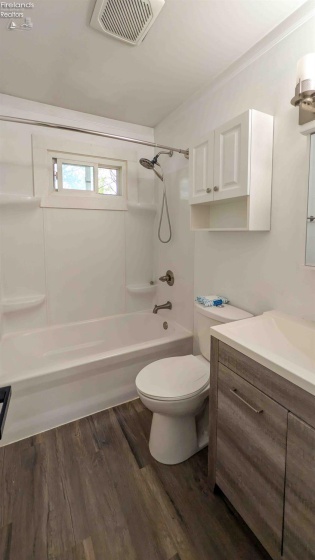 3816 Hoffman Drive, Sandusky, 44870, 3 Bedrooms Bedrooms, ,1 BathroomBathrooms,Residential,For Sale,Hoffman,20261472