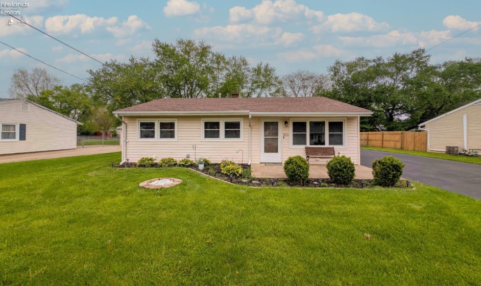 3816 Hoffman Drive, Sandusky, 44870, 3 Bedrooms Bedrooms, ,1 BathroomBathrooms,Residential,For Sale,Hoffman,20261472