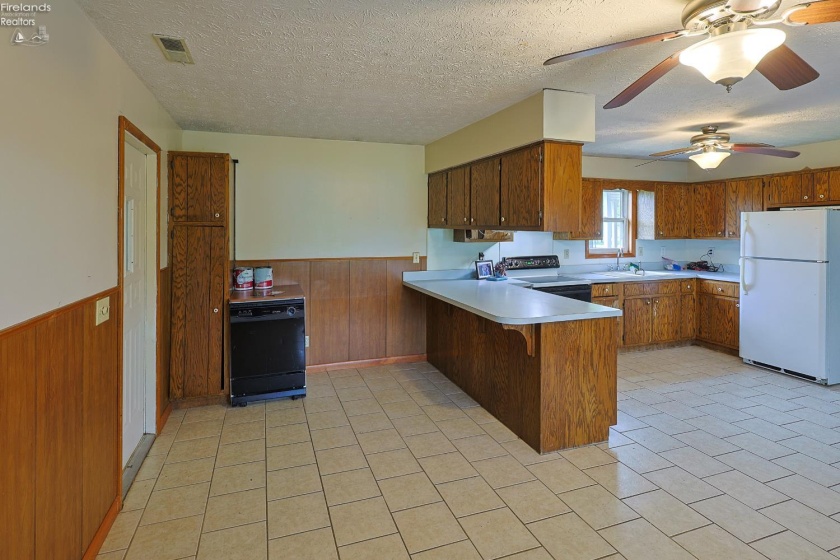 2716 Railroad Street, Collins, 44826, 3 Bedrooms Bedrooms, ,2 BathroomsBathrooms,Residential,For Sale,Railroad,20261482