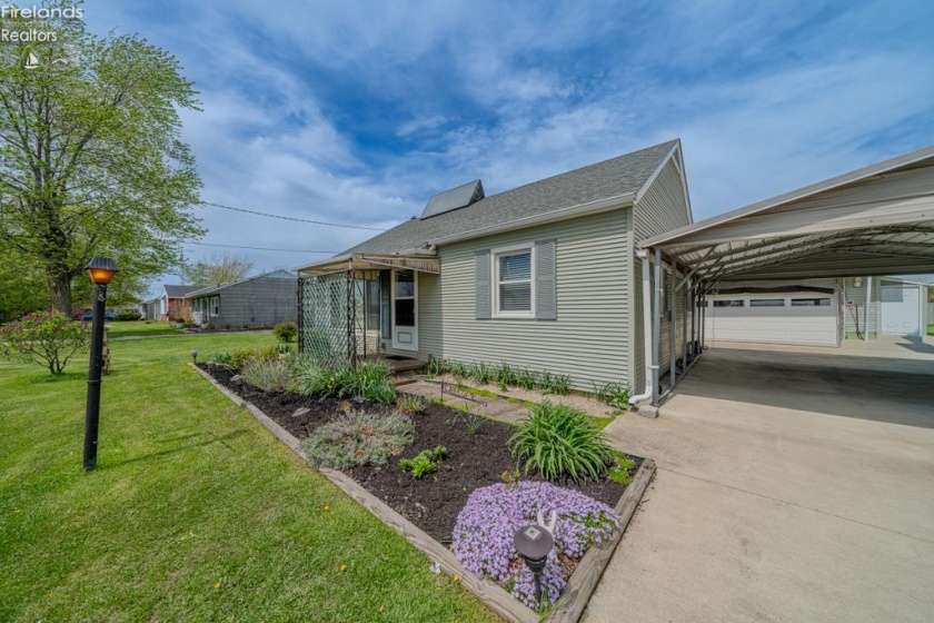 4551 Harbor Road, Port Clinton, 43452, 2 Bedrooms Bedrooms, ,1 BathroomBathrooms,Residential,For Sale,Harbor,20261406