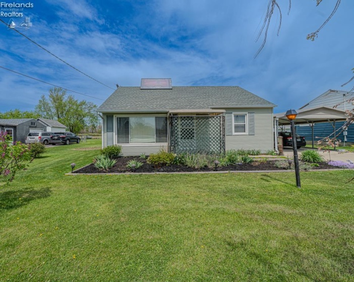 4551 Harbor Road, Port Clinton, 43452, 2 Bedrooms Bedrooms, ,1 BathroomBathrooms,Residential,For Sale,Harbor,20261406